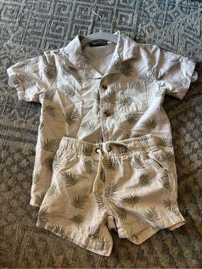 Andy & Evan Toddler Beige palm set with Shorts - 2T